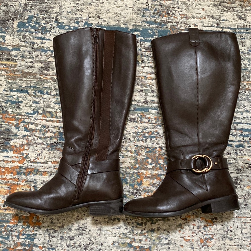 Wide leg calf high riding boot size 7 wide